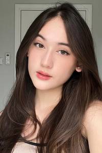 LAURA MOANE